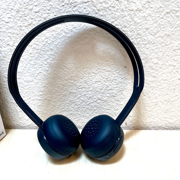 HeadPhones SONY WH-CH400. NIB/New. Black. Wireless Bluetooth. - Picture 12 of 15